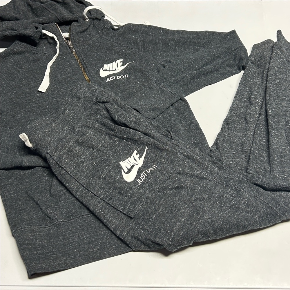 Nike 2 pc charcoal lounge active wear sweat suit set XS S